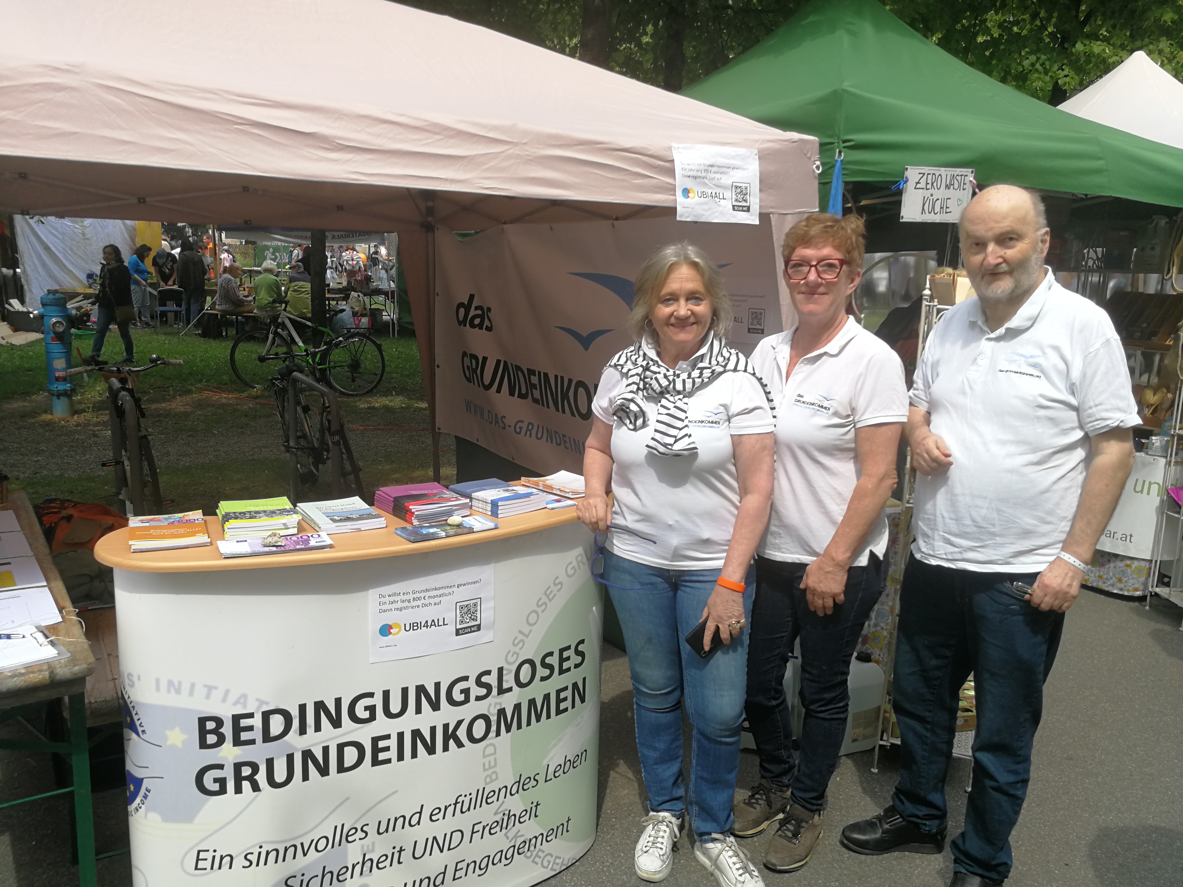 Infostände: Hier beim Südwind-Strassenfest in Wien